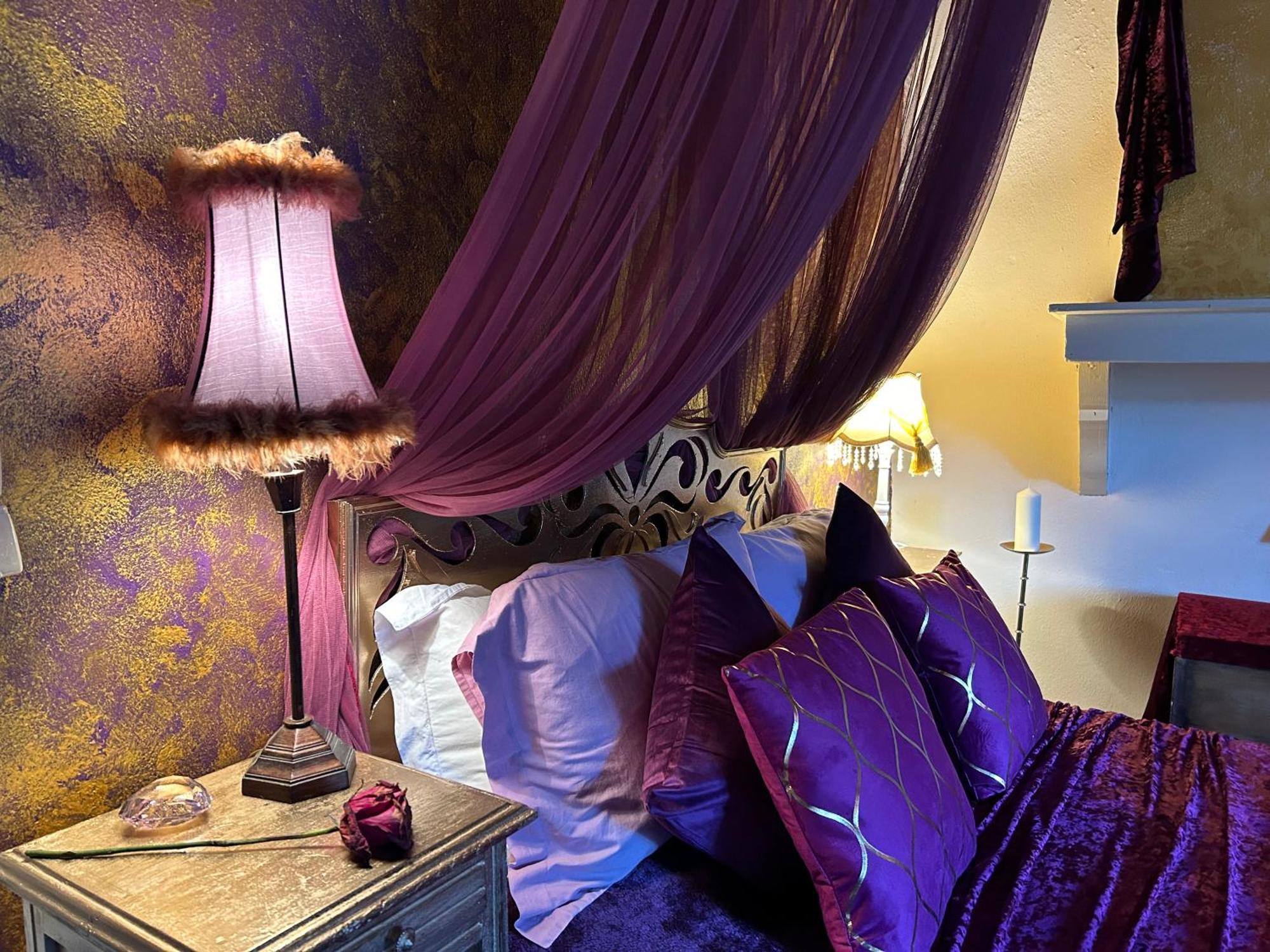 Les Contes Bed and Breakfast Fougax-et-Barrineuf Buitenkant foto