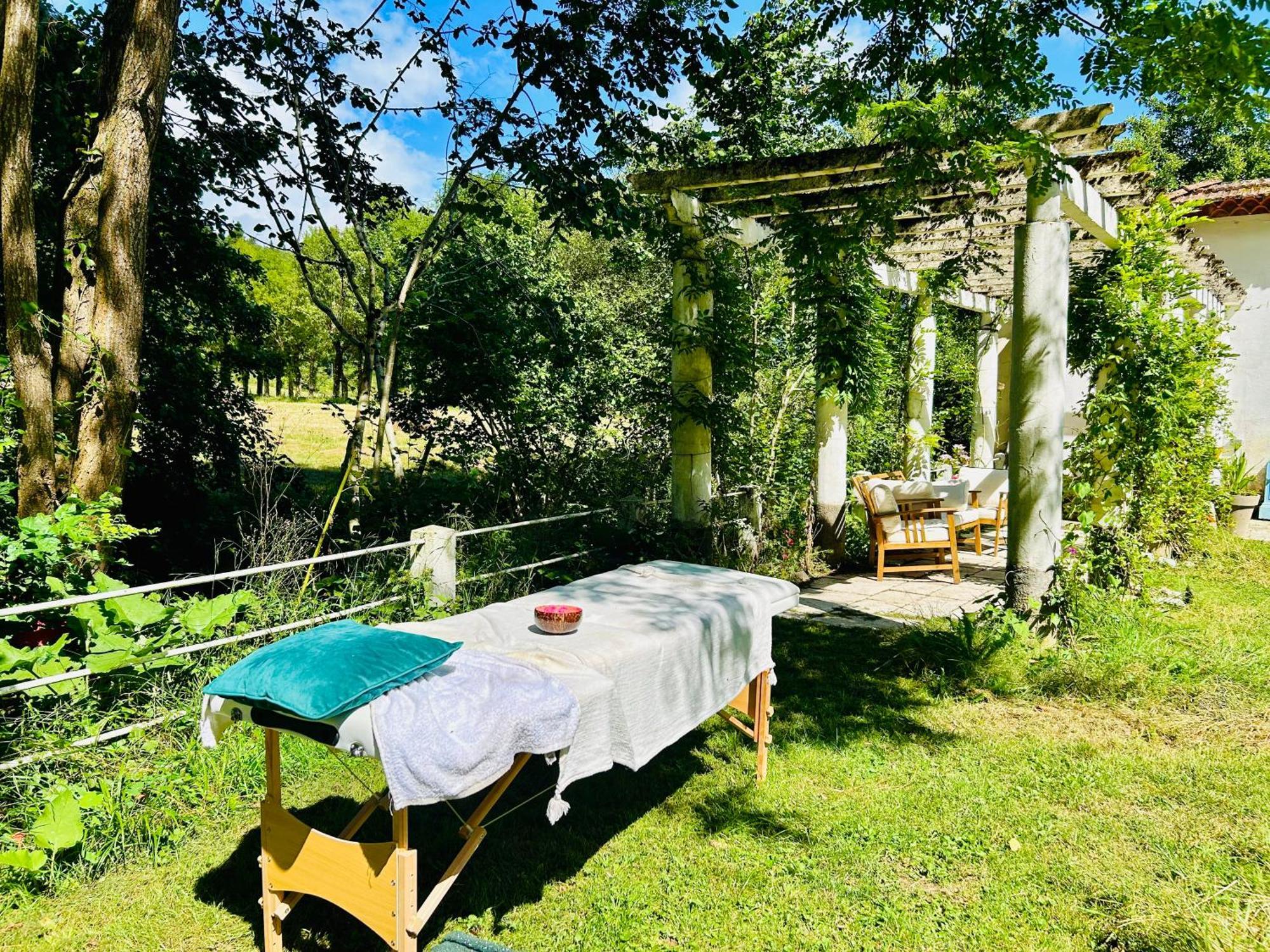 Les Contes Bed and Breakfast Fougax-et-Barrineuf Buitenkant foto