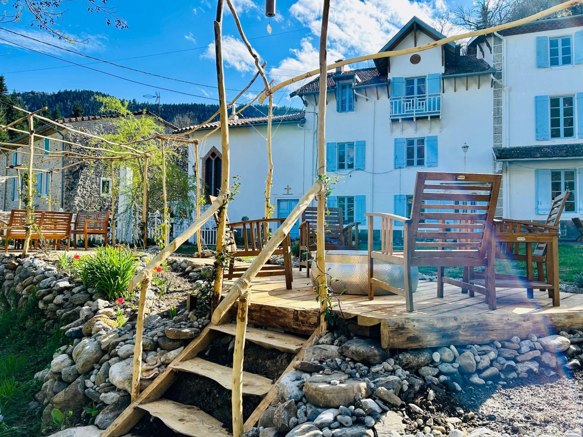 Les Contes Bed and Breakfast Fougax-et-Barrineuf Buitenkant foto