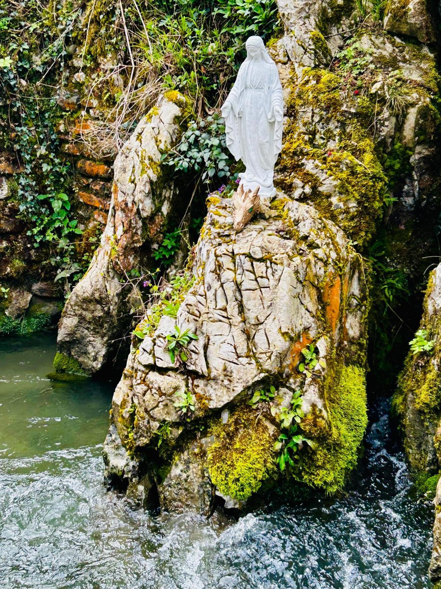 Les Contes Bed and Breakfast Fougax-et-Barrineuf Buitenkant foto